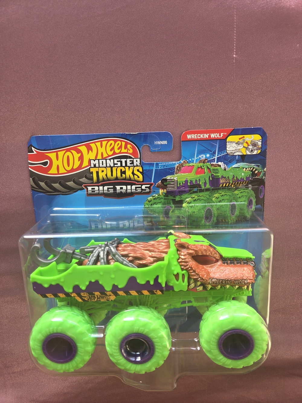 NWT Hot Wheels Monster Trucks Big Rigs Wreckin' Wolf - Toy Truck
